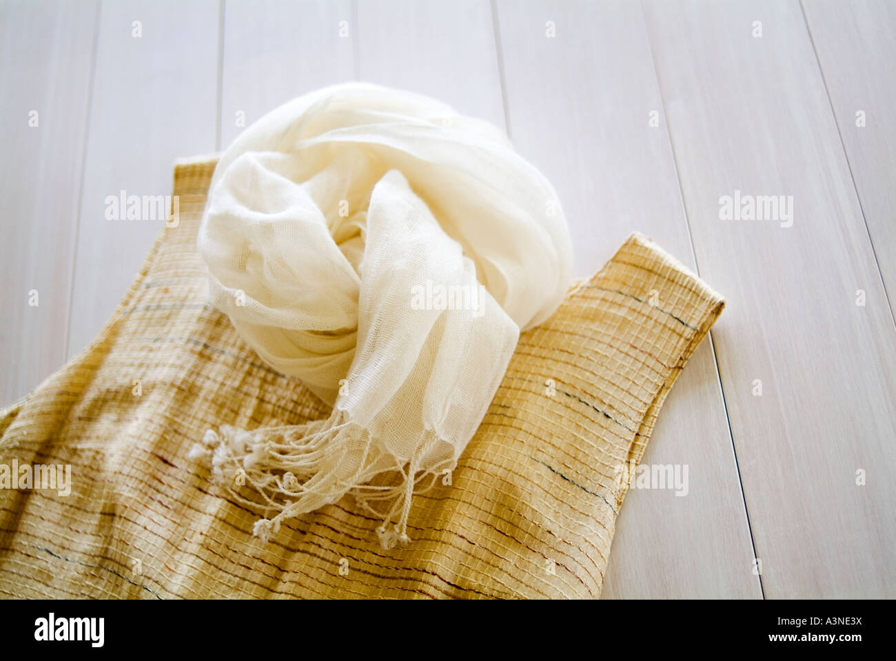 Sciarpa e vestito Foto Stock