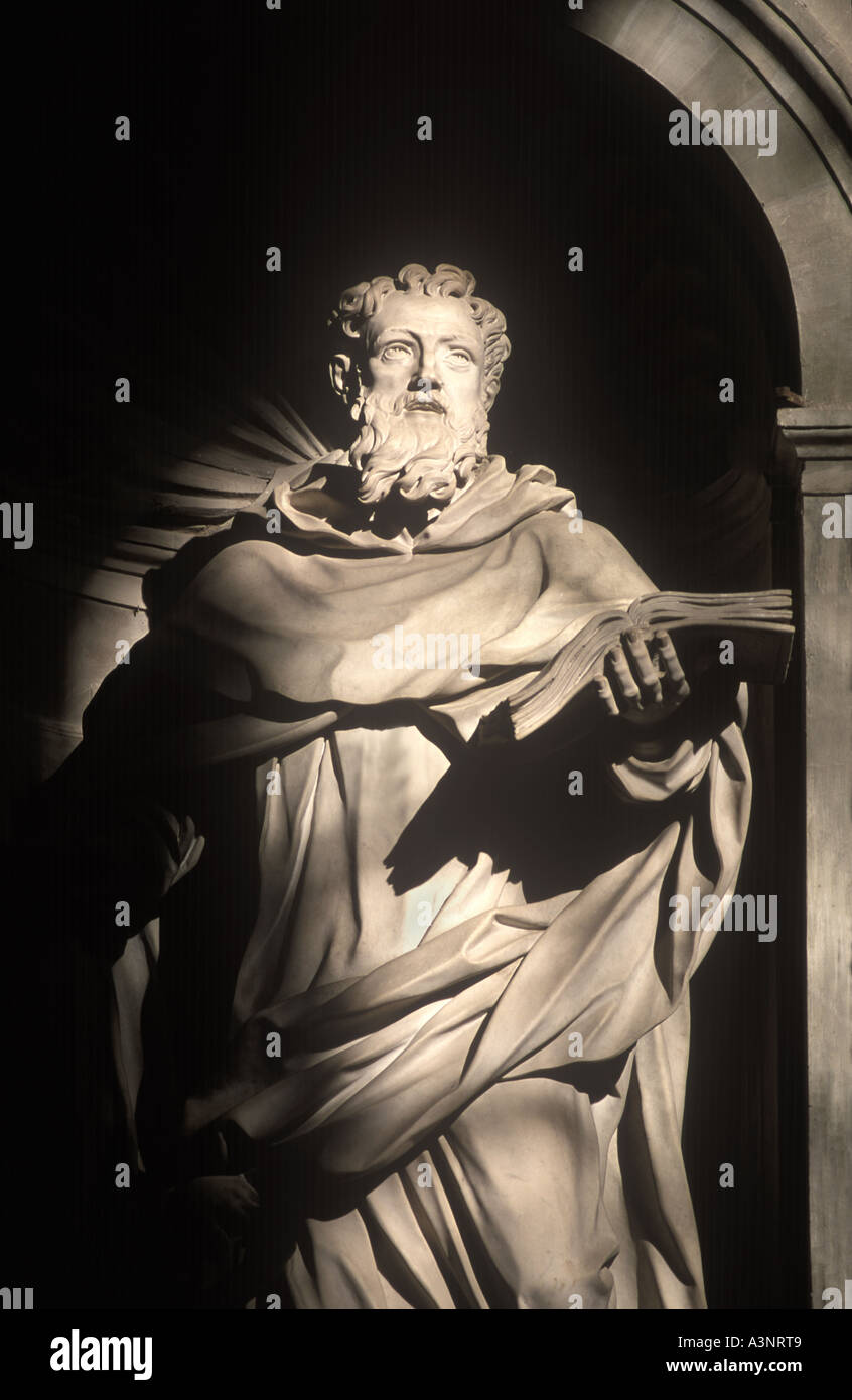 Dettaglio della statua di San Pietro nella Basilica di San Pietro in Vaticano , Roma ITALIA Foto Stock