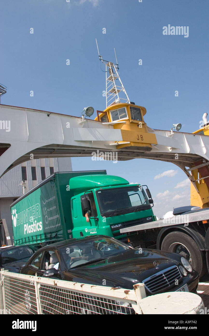 Woolwich Ferry libero Fiume Tamigi Londra Inghilterra GB UK Foto Stock