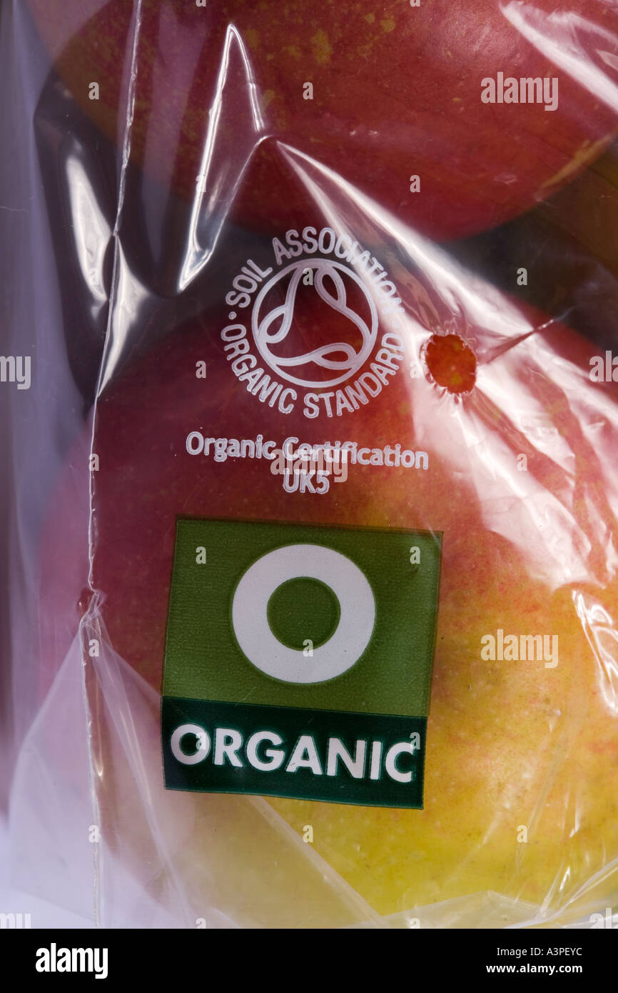 Primo piano di mele biologiche il confezionamento Foto Stock