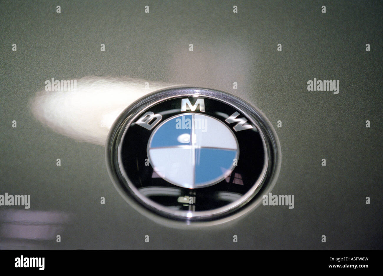 BMW-logo alla cappa, Kaliningrad, Russia Foto Stock