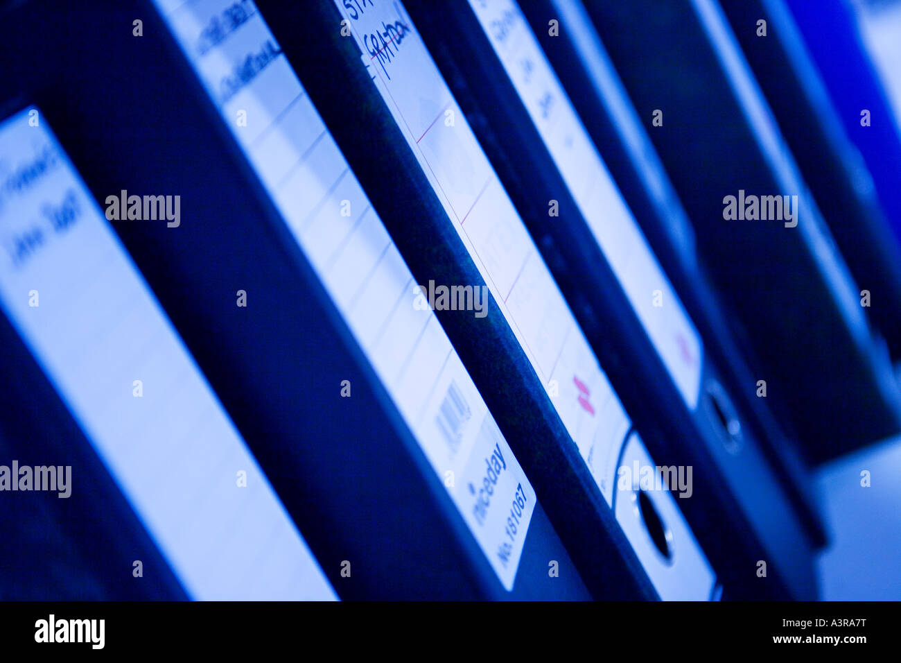 Leva arch cartelle su una scrivania in un ufficio Foto Stock