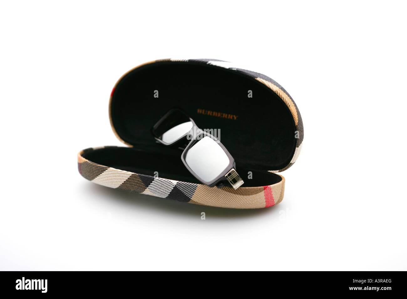 Burberry occhiali da sole in caso Foto Stock