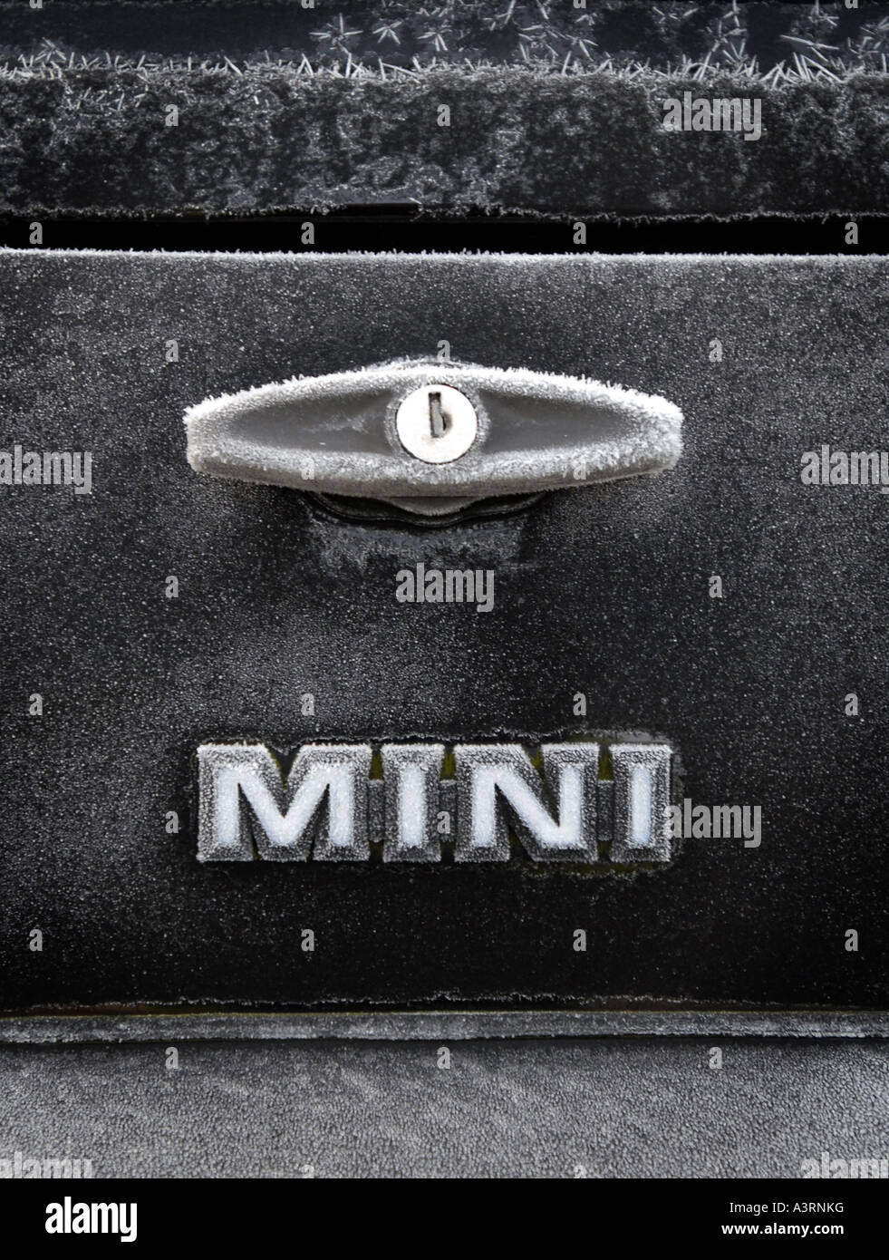 AUSTIN ROVER MINI AUTO SPORTELLO DEL BAGAGLIAIO coperto di brina.UK Foto Stock