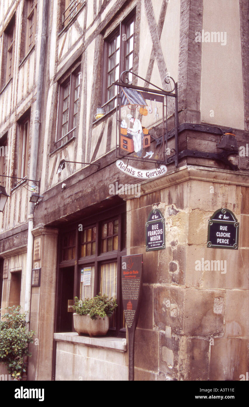 Francia Parigi un edificio medievale su rue Francois Miron Foto Stock