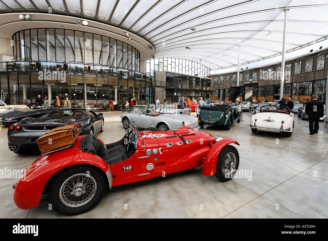 Inglese roadster al museo Oldtimer Meilenwerk Duesseldorf, NRW, Germania Foto Stock