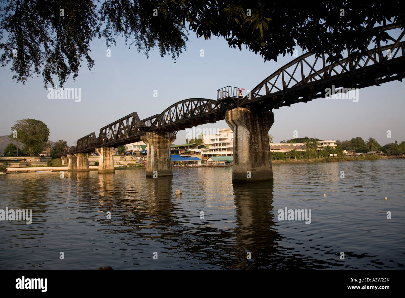 La ferrovia della morte, il Ponte sul Fiume Kwai, Kanchanaburi Thailandia Foto Stock