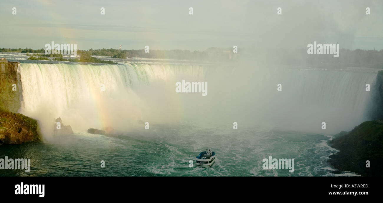 Canada Ontario Niagara Falls Cascate Horseshoe la Domestica della Foschia tour in barca rainbow Foto Stock