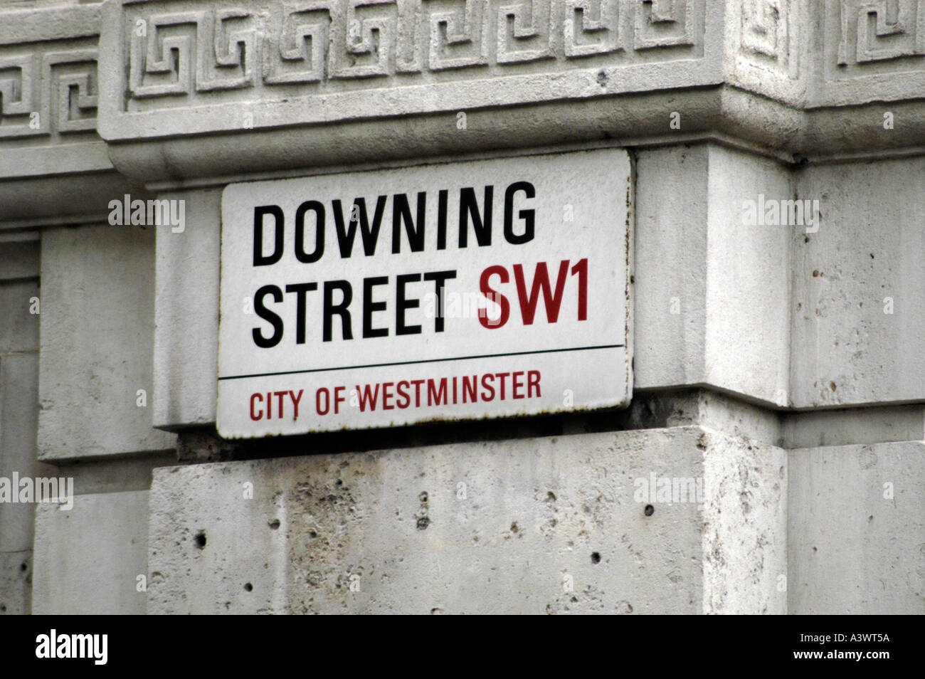 Segno che mostra a Downing Street Westminster Londra Inghilterra Gran Bretagna REGNO UNITO Foto Stock