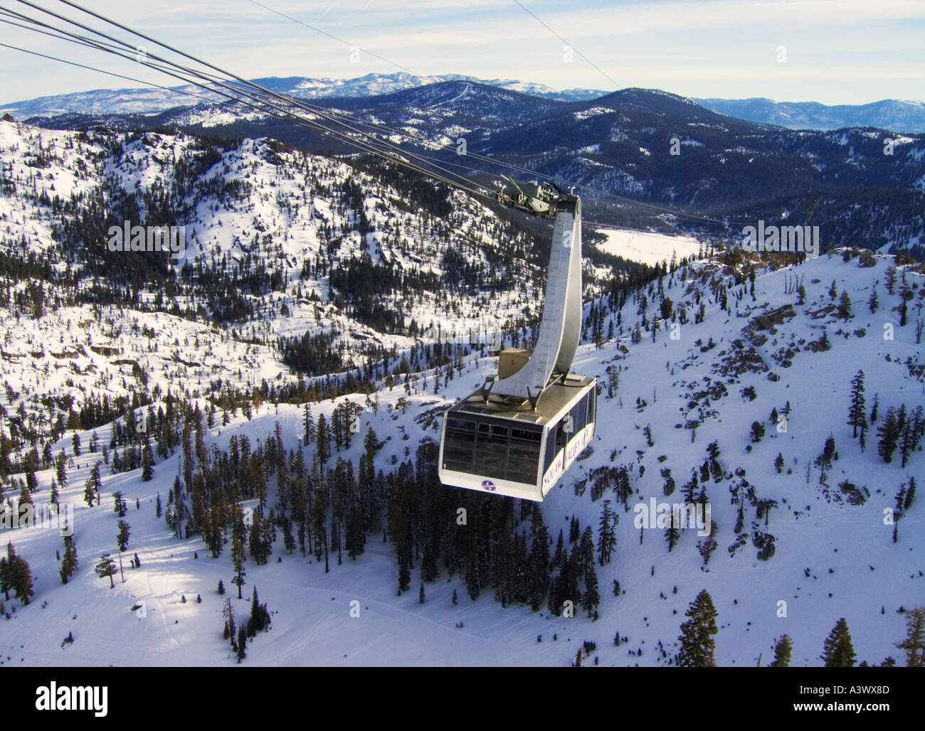 California Squaw Valley negli Stati Uniti High Camp Funivia ski snowboard resort Foto Stock