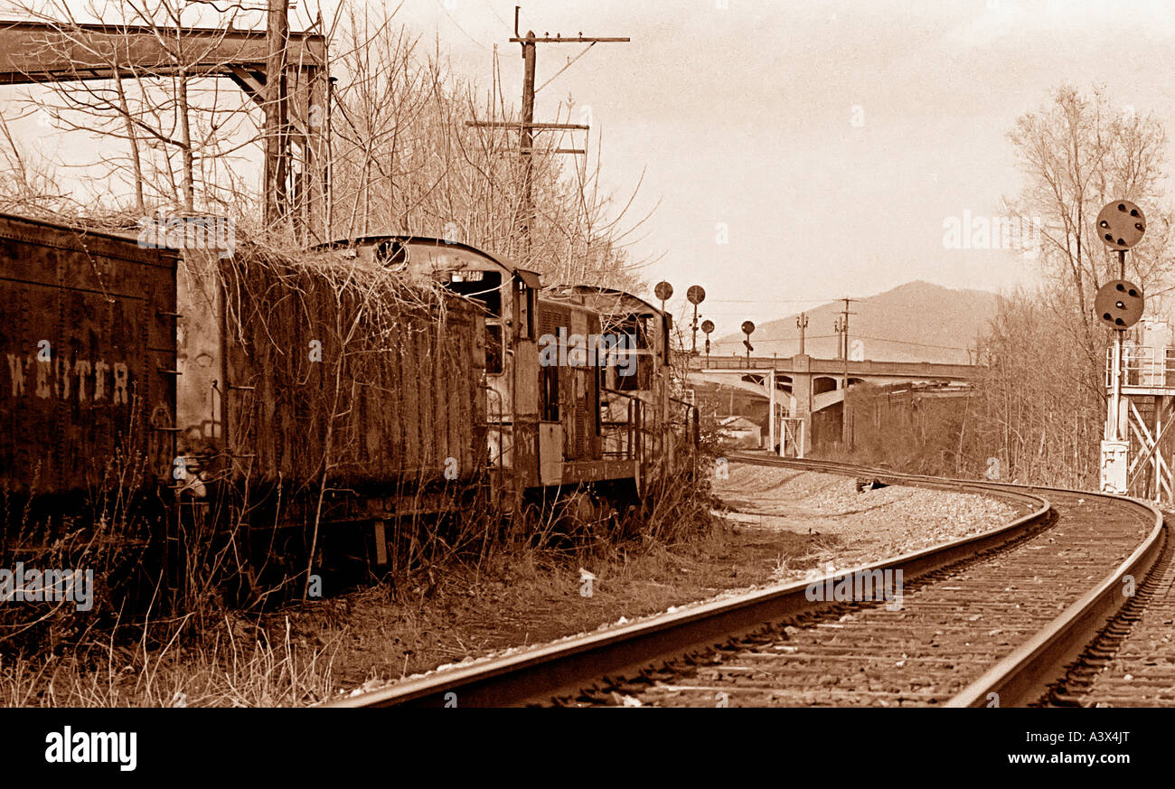 Switcher abbandonate locomotive diesel utilizzato nei cantieri e per brevi cale vicino a Roanoke Virginia Foto Stock