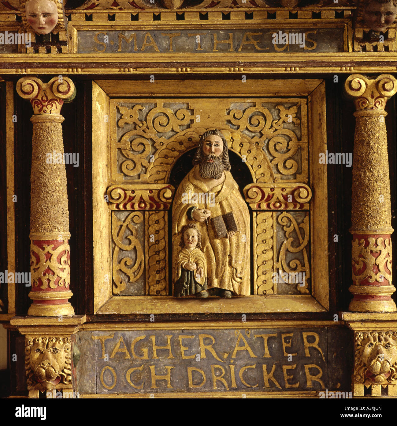 Belle arti, l'arte religiosa, santi, l'evangelista Matteo, scultura, legno dipinto, secolo XVII, altare frame, cappella di legno di Foto Stock