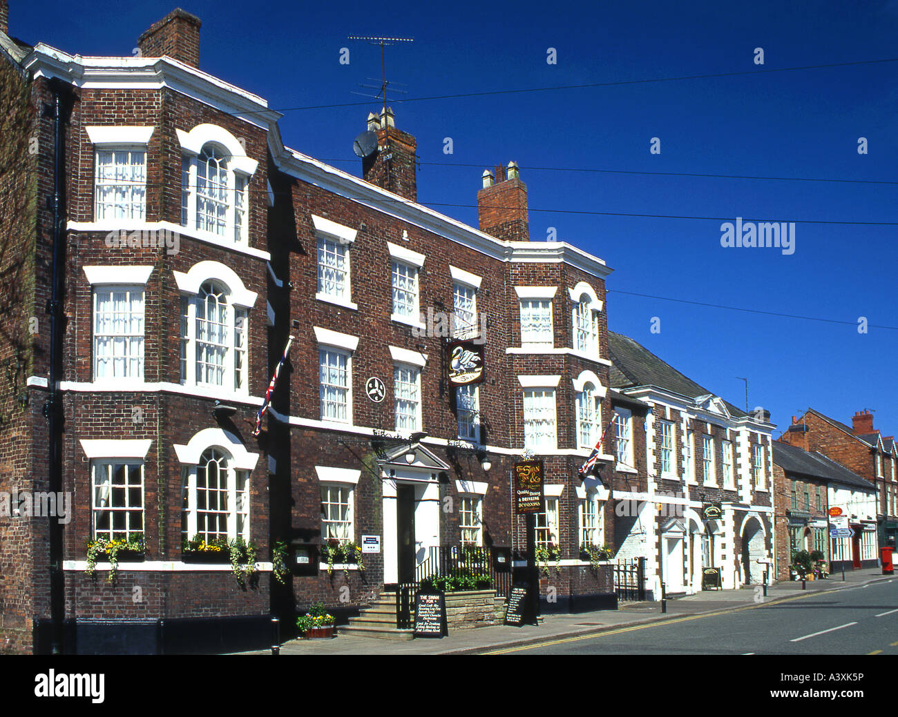 The Swan Inn, Tarporley High Street, Tarporley, Cheshire, Inghilterra, Regno Unito Foto Stock