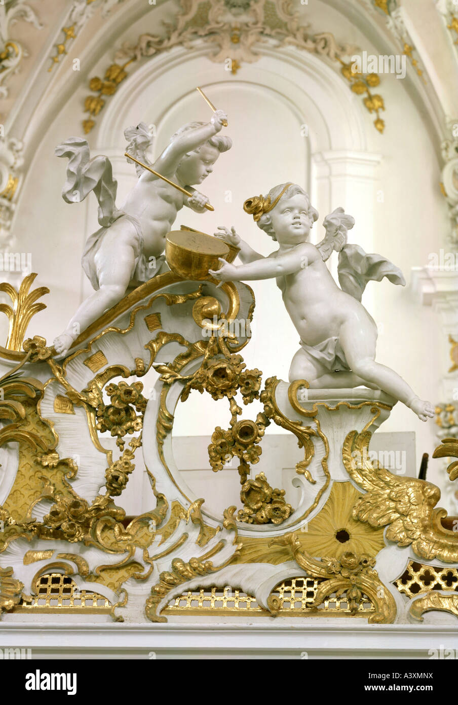 Belle arti, Schmädl, Franz Xaver (1705 - 1777), scultura, angeli fare musica, putti a Rottenbuch minster, Baviera, Germania, UE Foto Stock