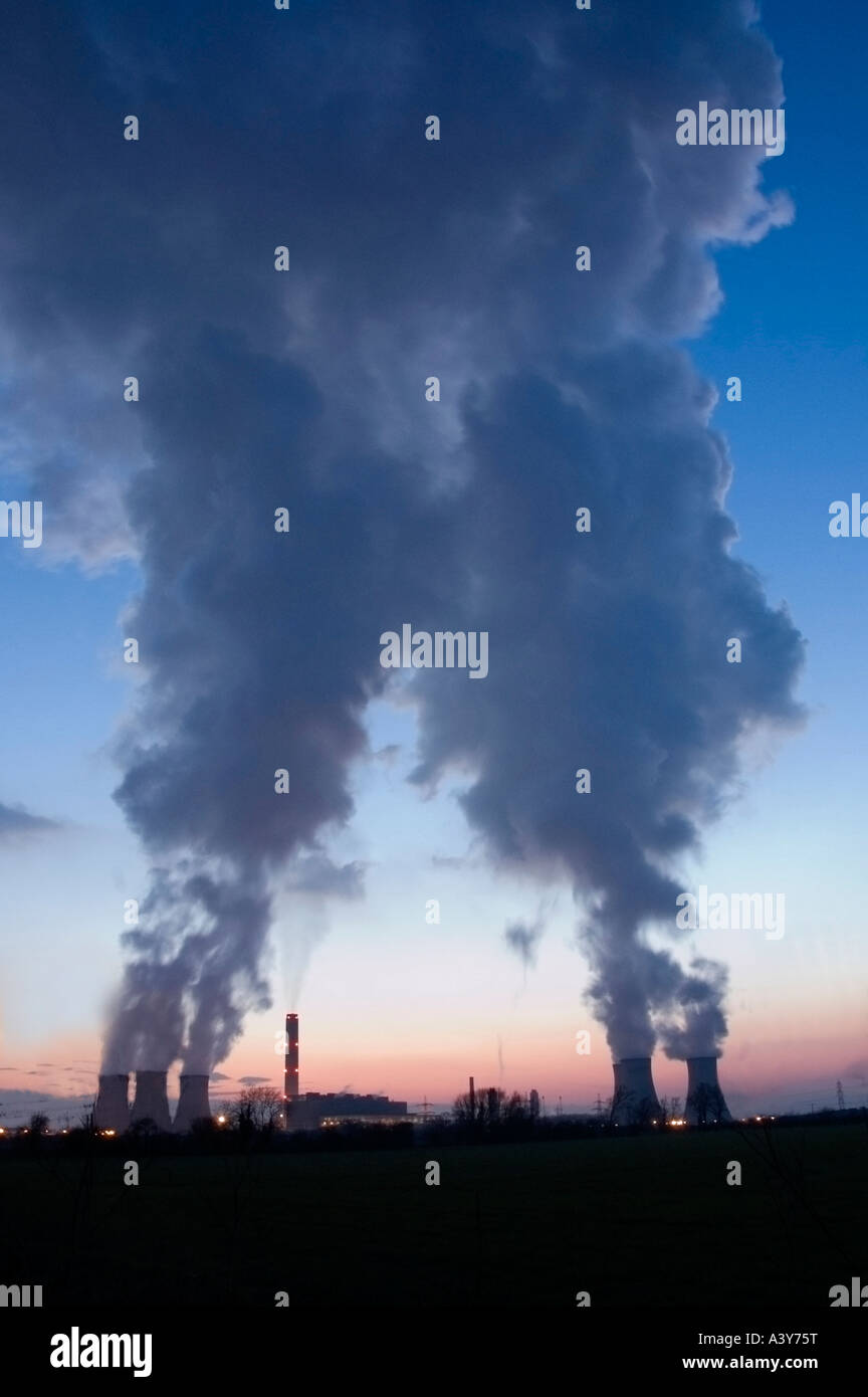 Didcot B Power Station al crepuscolo Foto Stock