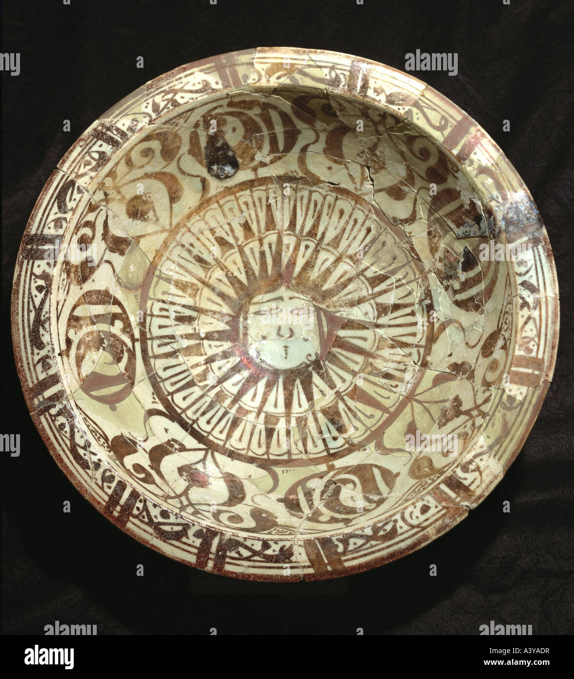 Belle arti, arte Islamica, craft / Artigianato, ciotola, sun, Raqqa, Siria, del XIII secolo, ceramiche, dipinti, museo nazionale, Aleppo, hi Foto Stock