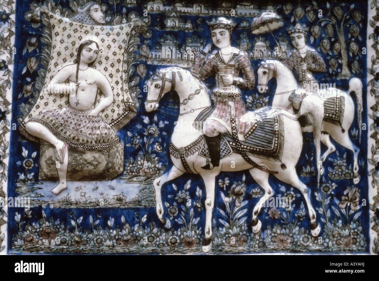 "Belle Arti, arte Islamica, rilievo, "principe sul cavallo di balneazione sorprendente lady', Teheran, Iran, a metà del XIX secolo, faience, dipinta Foto Stock