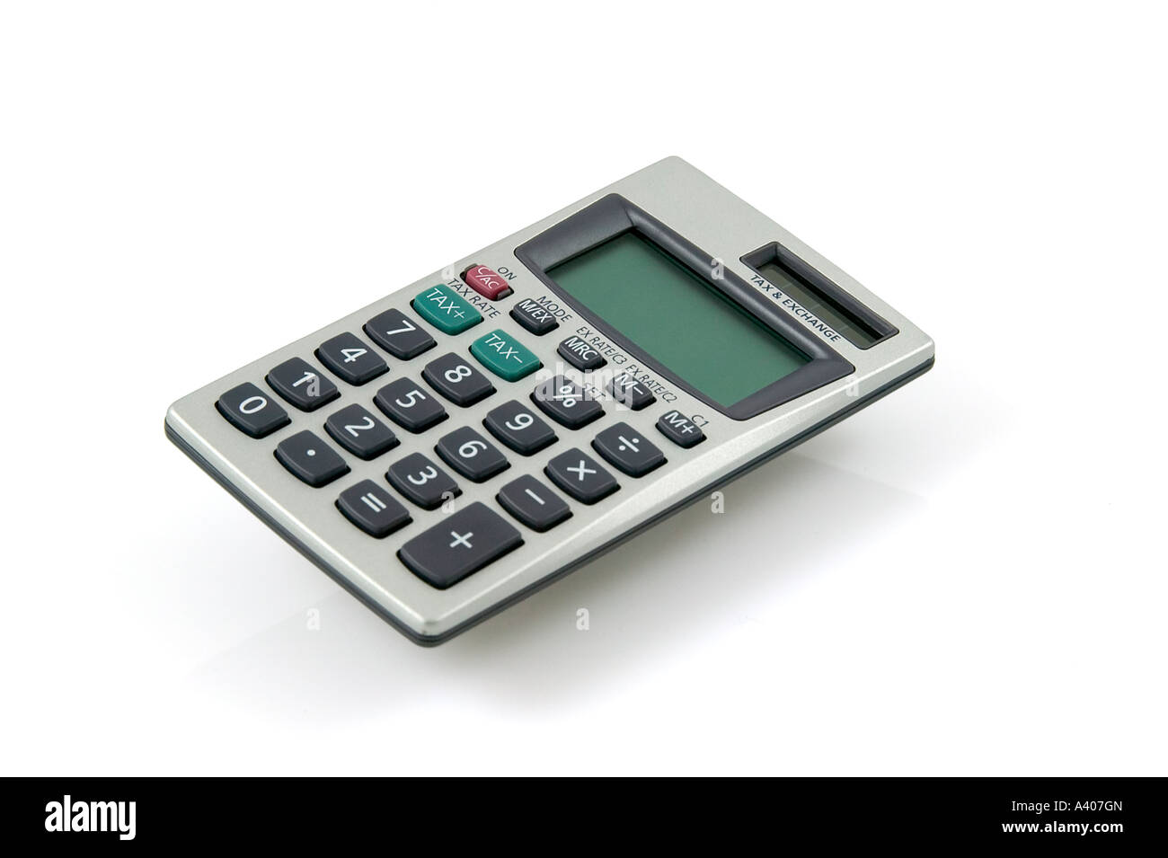 Un calcolatore di imposte isolata contro uno sfondo bianco Foto Stock