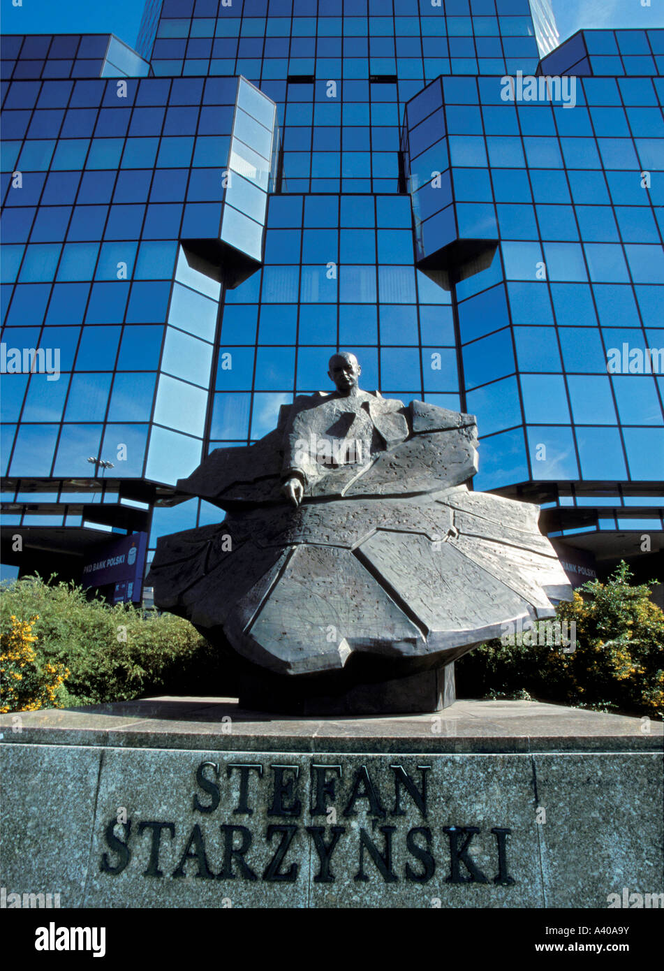 Polonia Varsavia monumento di Stefan Starzynski Presidente di Varsavia politico economista scrittore nato 1893 Foto Stock