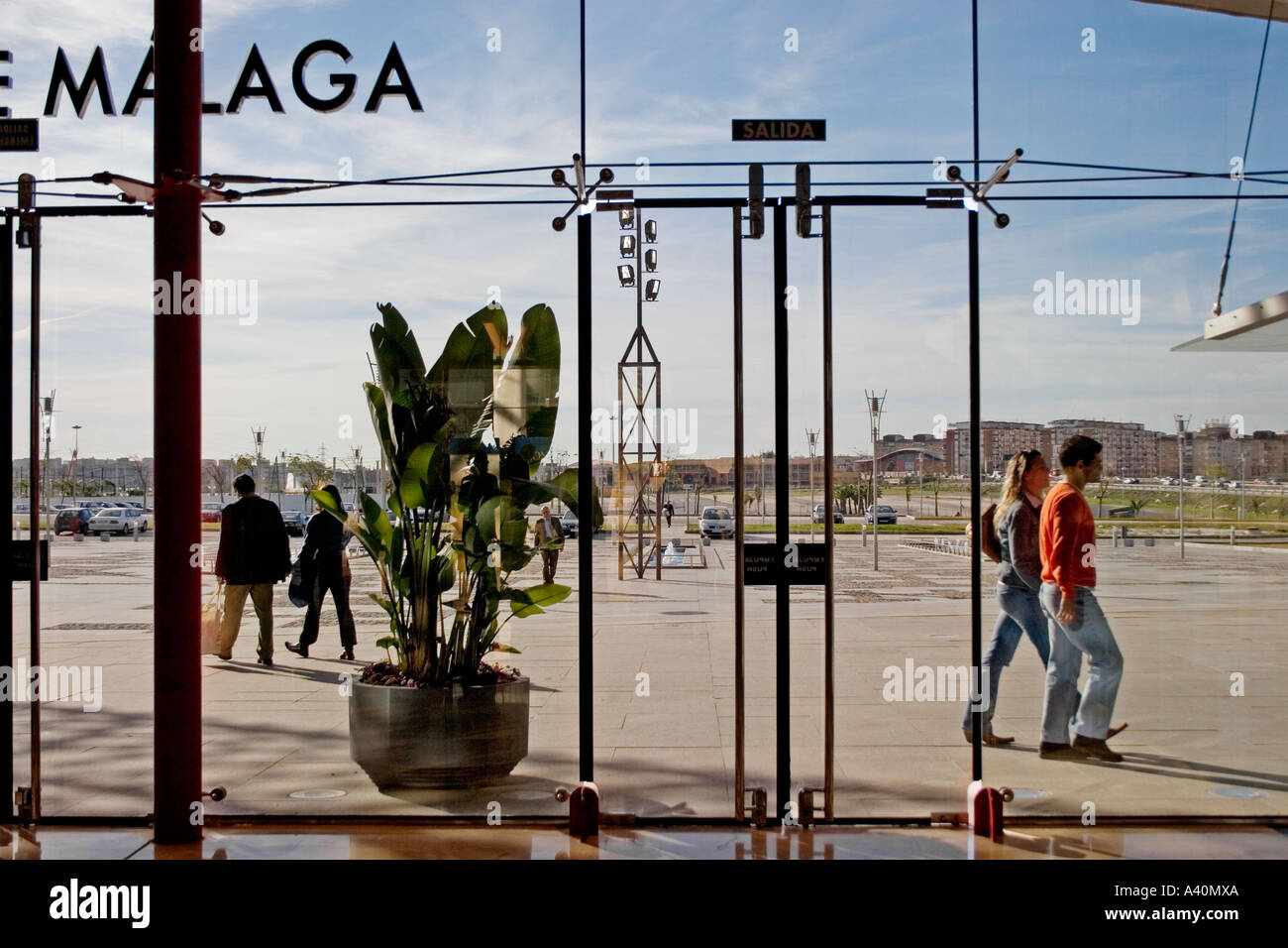 Ingresso principale del palazzo delle fiere e congressi di Malaga Andalusia Spagna Foto Stock