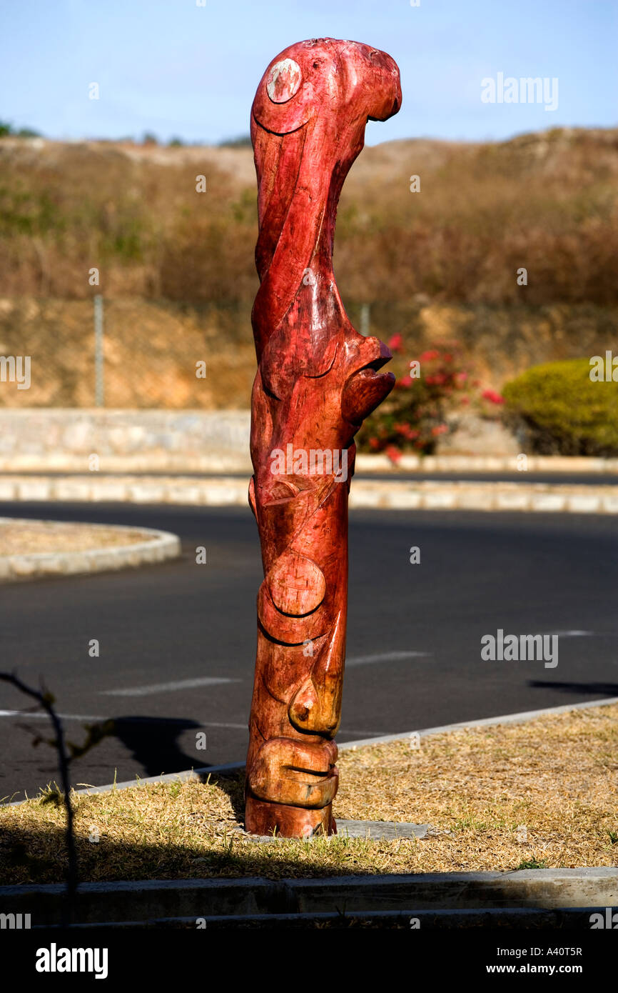 Intaglio del legno fuori ["Plaine Corail' aeroporto] in 'Rodrigues 'Mauritius' Foto Stock