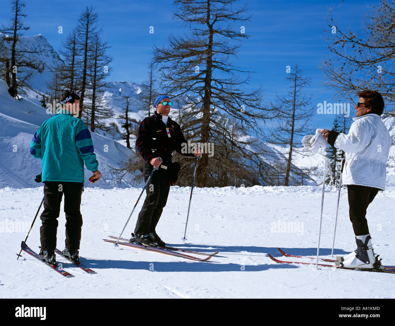 Gli sciatori adulti Le tours Chamonix Regione Alpi Francesi Francia Europa Foto Stock