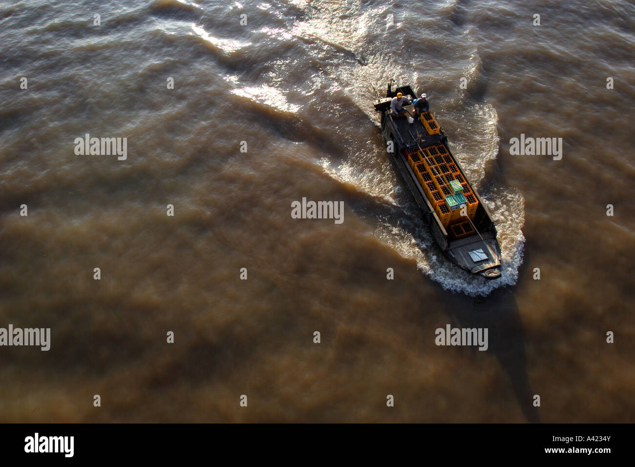 Nave da carico sul Delta del Mekong, Can Tho, Vietnam Foto Stock