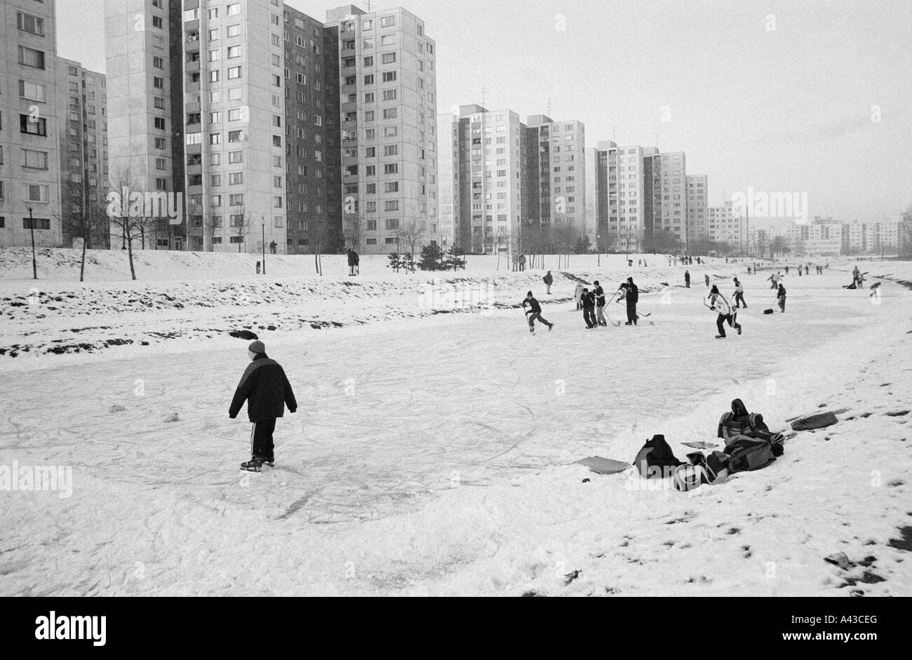 La Slovacchia, Bratislava. Alloggiamento di Petrzalka complesso. 2004. Foto Stock