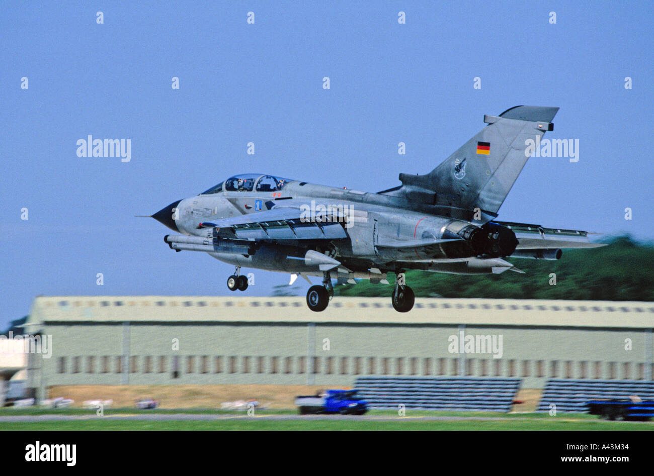 Il tedesco Tornado ECR aerei di atterraggio Foto Stock