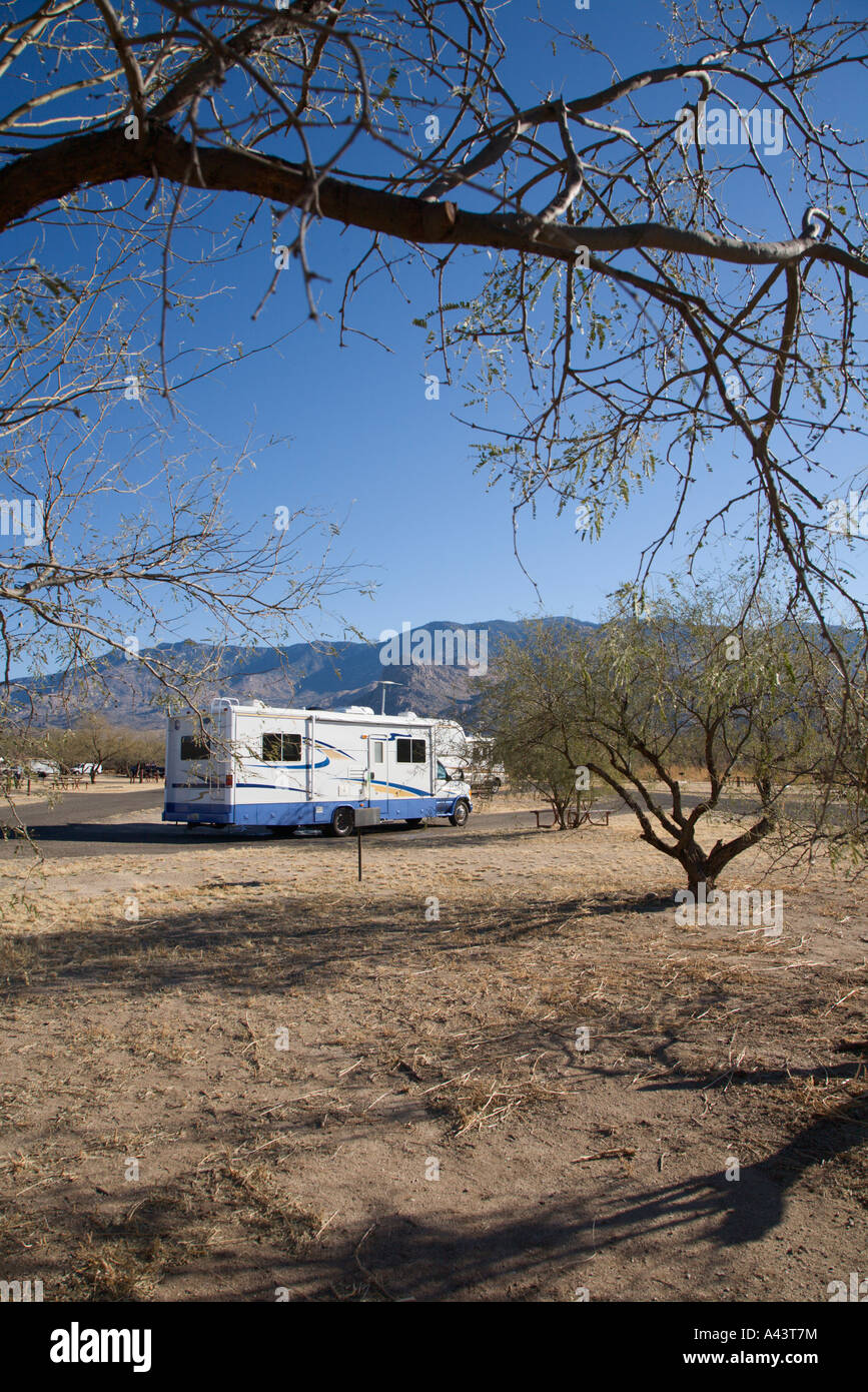 RV camper in campeggio a stato Catalina Park vicino a Tucson, Arizona, Stati Uniti d'America Foto Stock