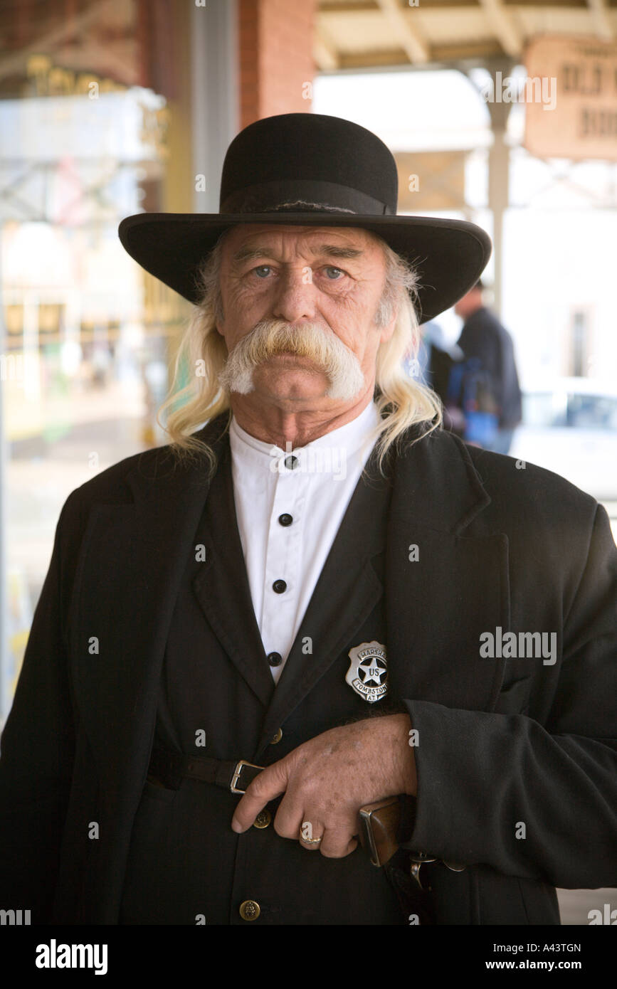 Attore vestito da Marshall nel centro di Tombstone, Arizona, Stati Uniti Foto Stock