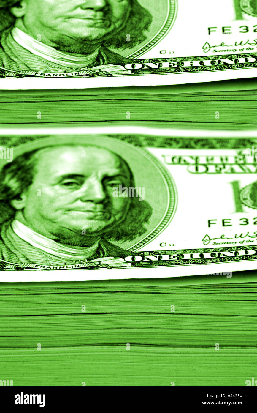 $100 banconote impilate Foto Stock