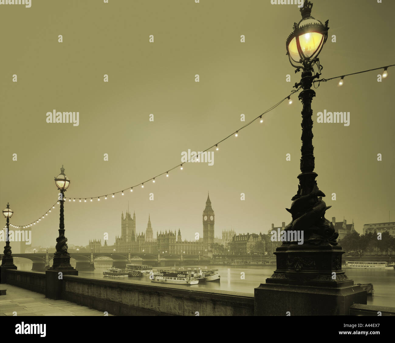 GB - LONDRA: Westminster e il fiume Tamigi Foto Stock