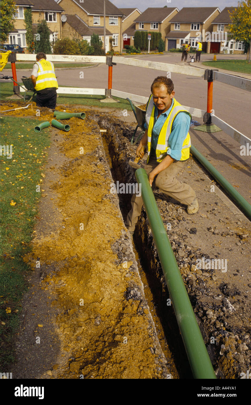 Operai posa di tubazioni per la tv via cavo Flitwick beds 1994 1994 Foto Stock