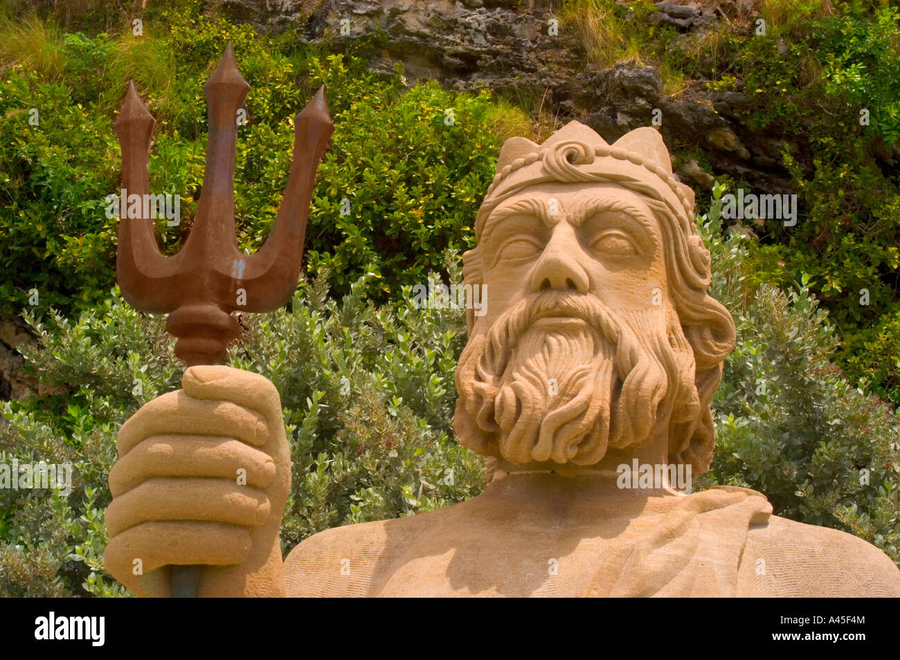 Nettuno getta un occhio unseeing oltre le Bermuda Maritime Museum Foto Stock