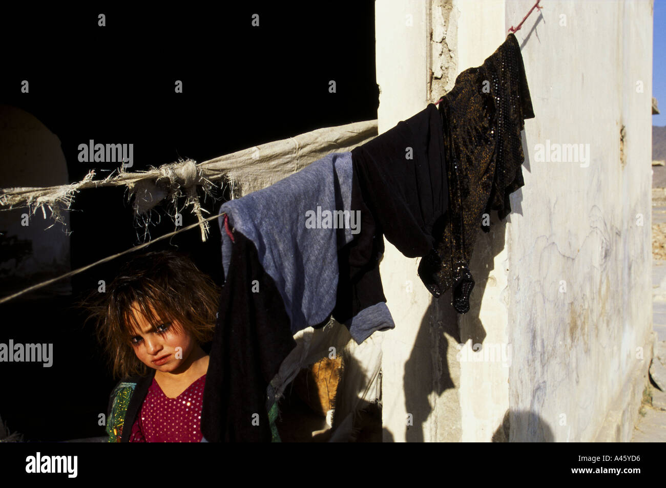 Un internamente sfollati bambino, Darolaman, Kabul, Afghanistan Foto Stock