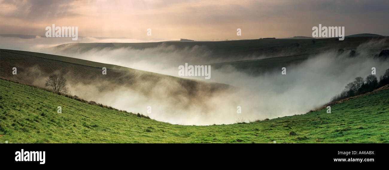 Steyning ciotola valle nella nebbia mattutina, West Sussex Foto Stock