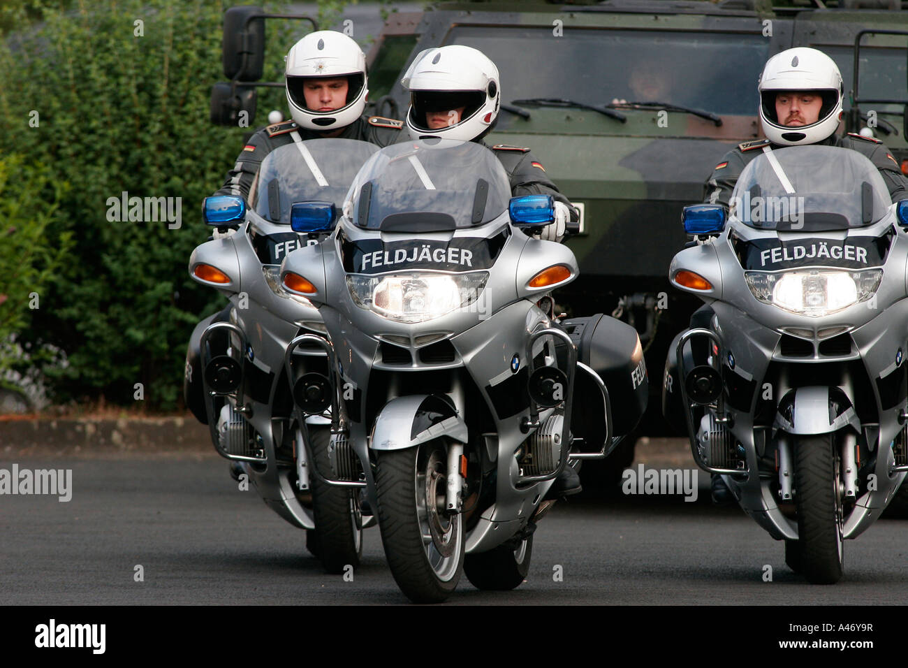 Il tedesco della Polizia Militare su BMW-moto Foto Stock