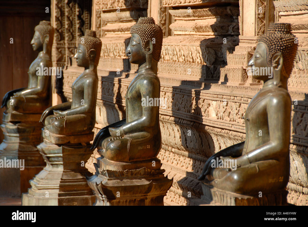 Bronze statue di Buddha Tempio museo di arte e antichità Haw Pha Kaew Museum Vientiane Laos Foto Stock