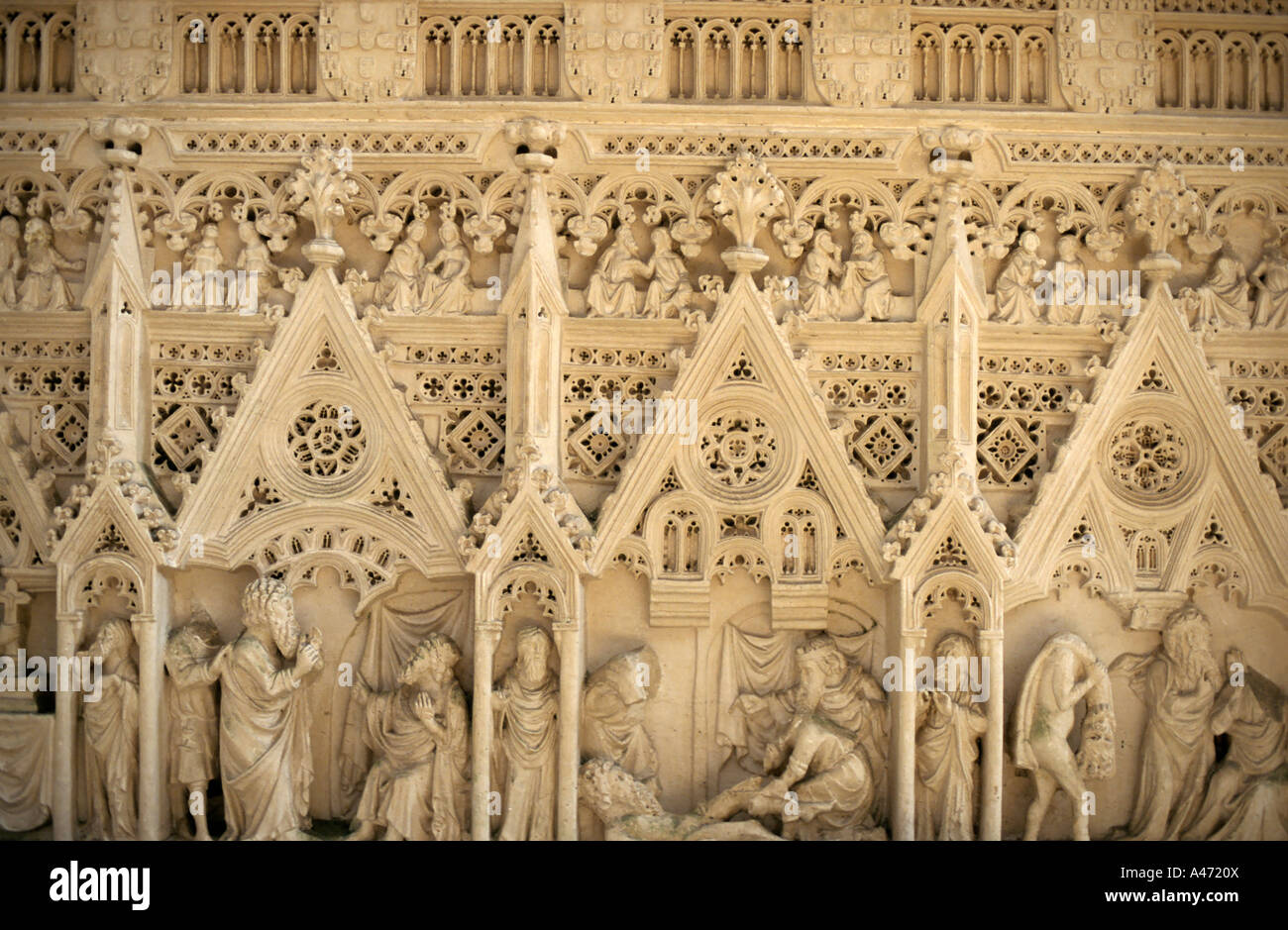 Tomba di Re Pedro I a Santa Maria Monastero di Alcobaca in Portogallo Foto Stock