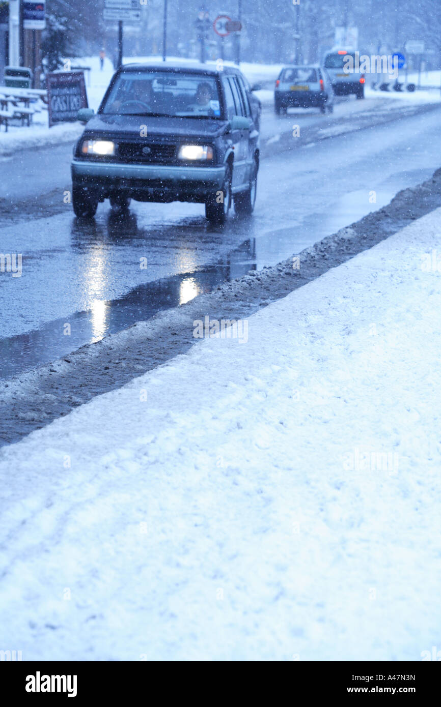 4 X 4 di guida sulla neve Foto Stock