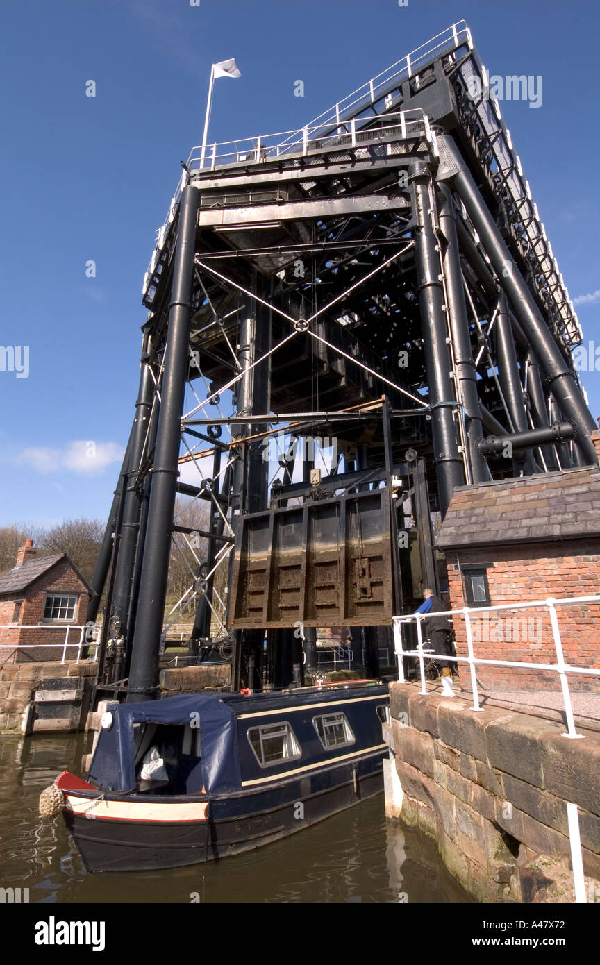 Radlett Boat Lift dopo il restauro Foto Stock