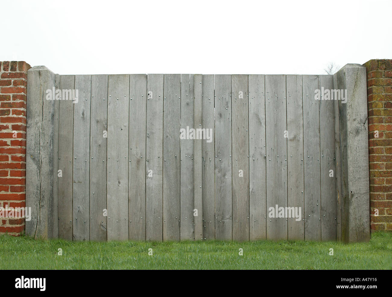 Ingresso al grande giardino che illustra un senso di gran mistero Foto Stock