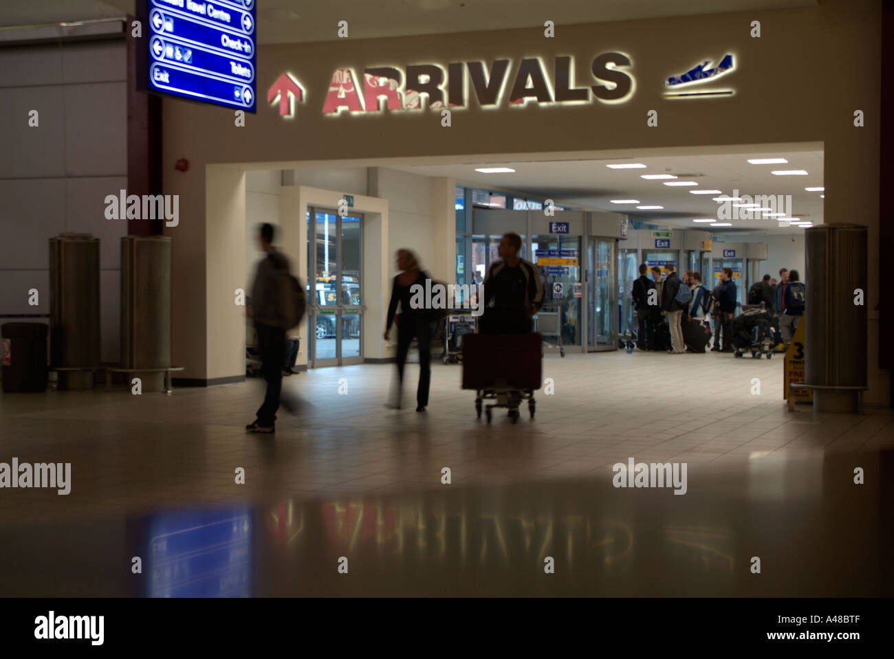 Luton Airport Arrivi Foto Stock