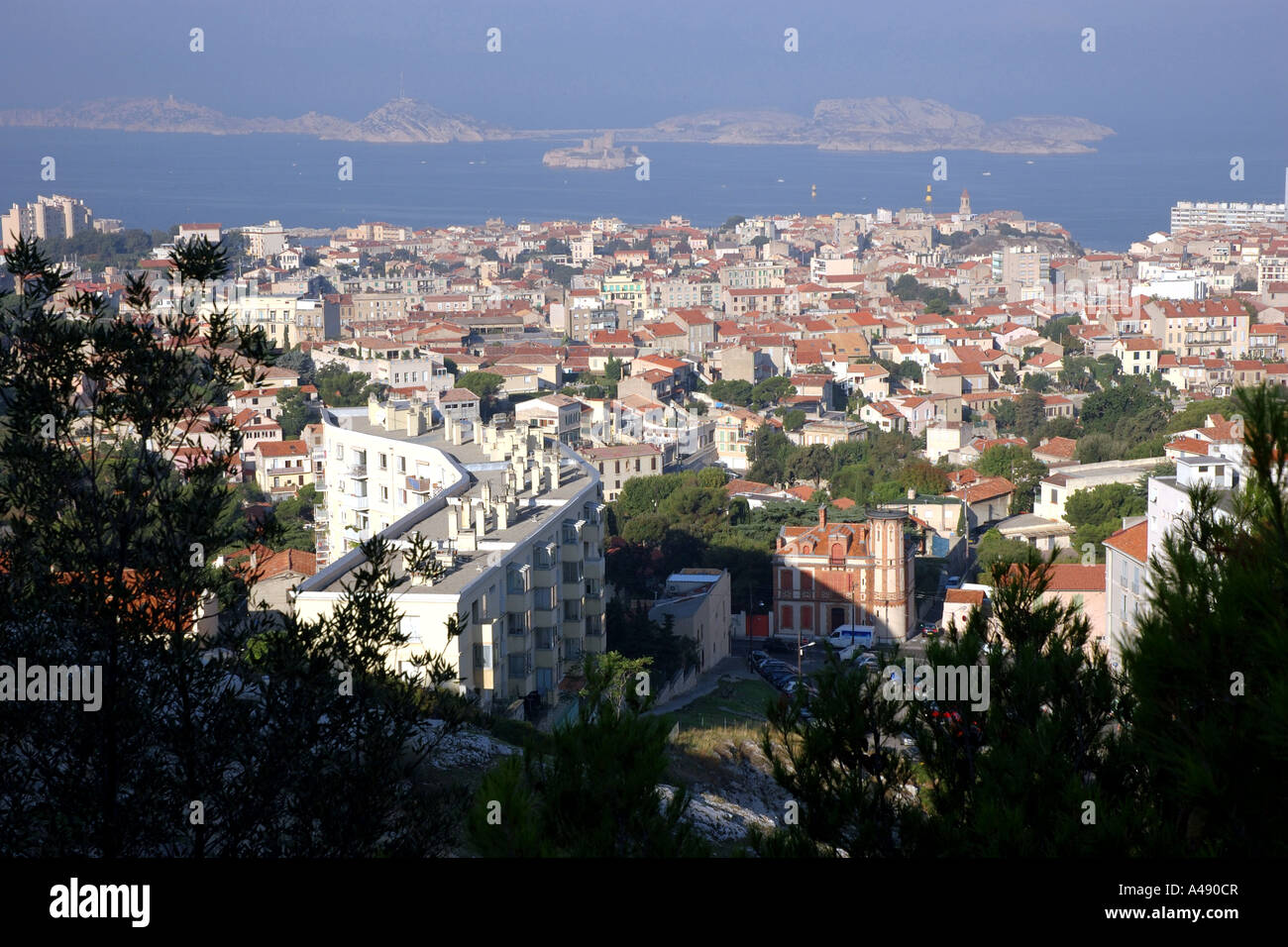 Vista panoramica del lungomare & Vieux porto vecchio di Marsiglia Provenza Francia del sud Europa Foto Stock
