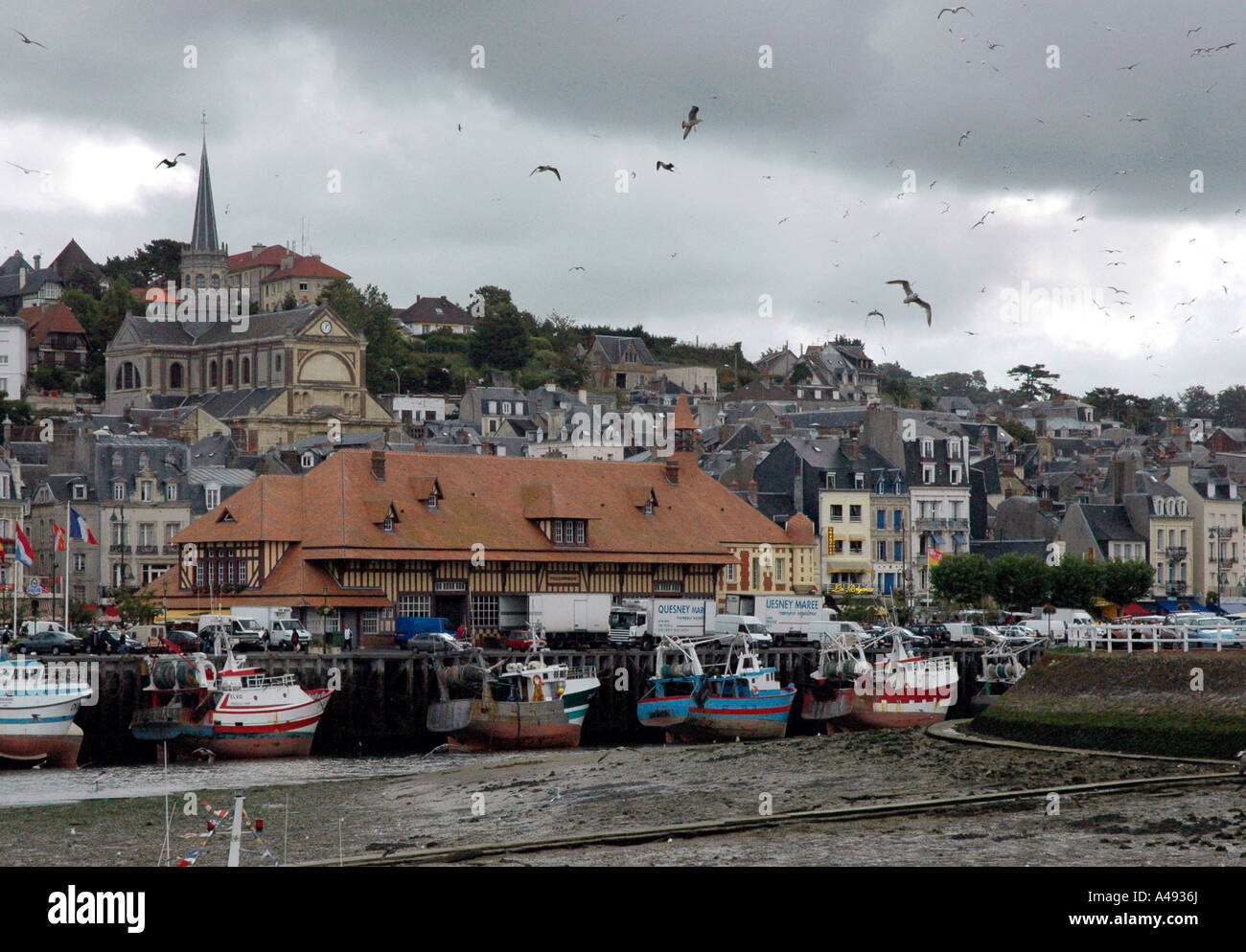 Vista panoramica di Trouville canale inglese La Manche Normandia Normandie Nord Ovest della Francia Europa Foto Stock