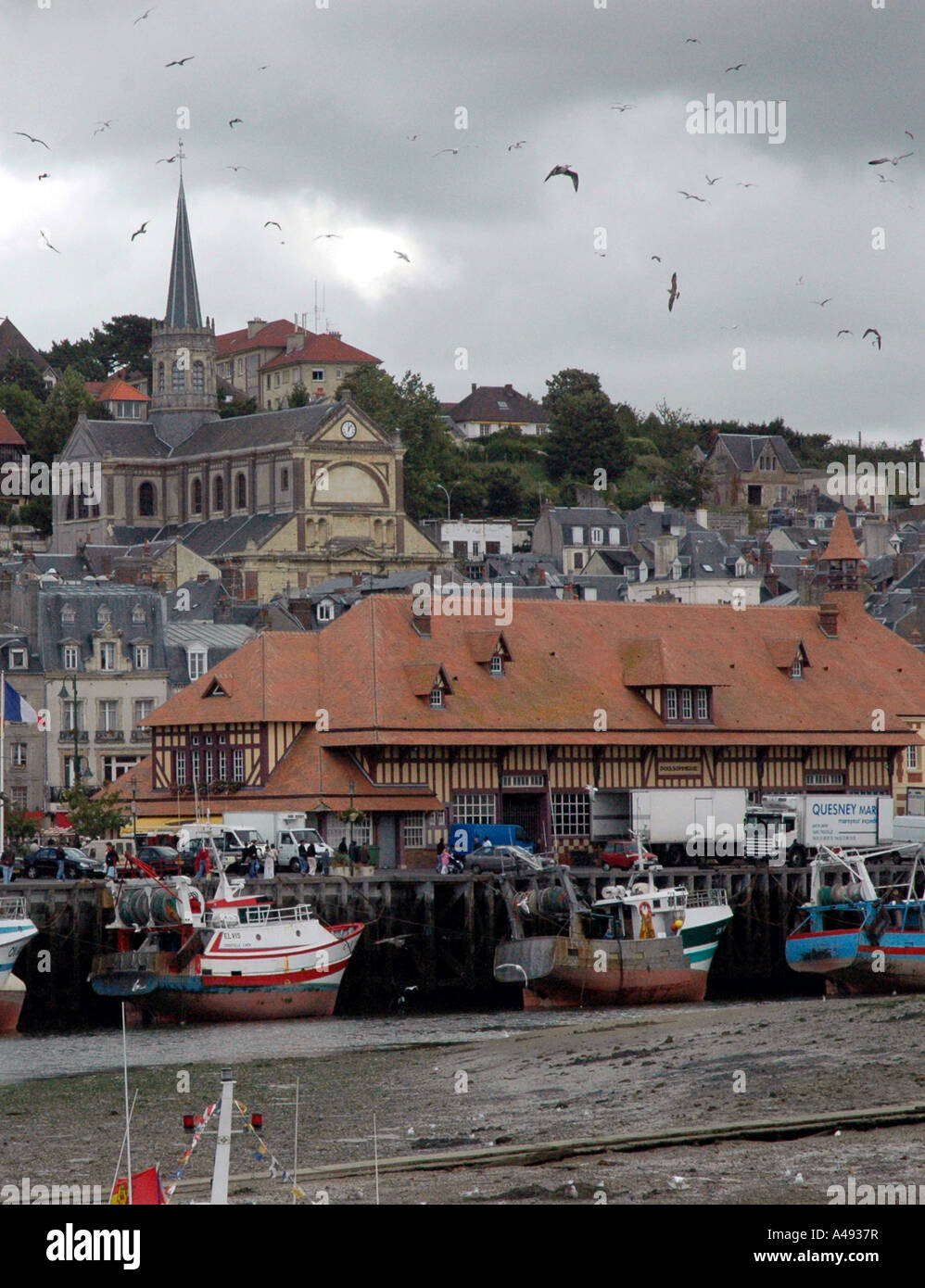 Vista panoramica di Trouville canale inglese La Manche Normandia Normandie Nord Ovest della Francia Europa Foto Stock