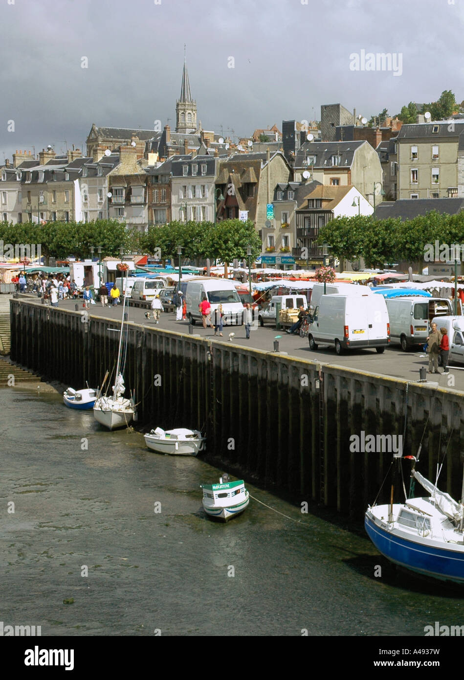 Vista panoramica di Trouville canale inglese La Manche Normandia Normandie Nord Ovest della Francia Europa Foto Stock