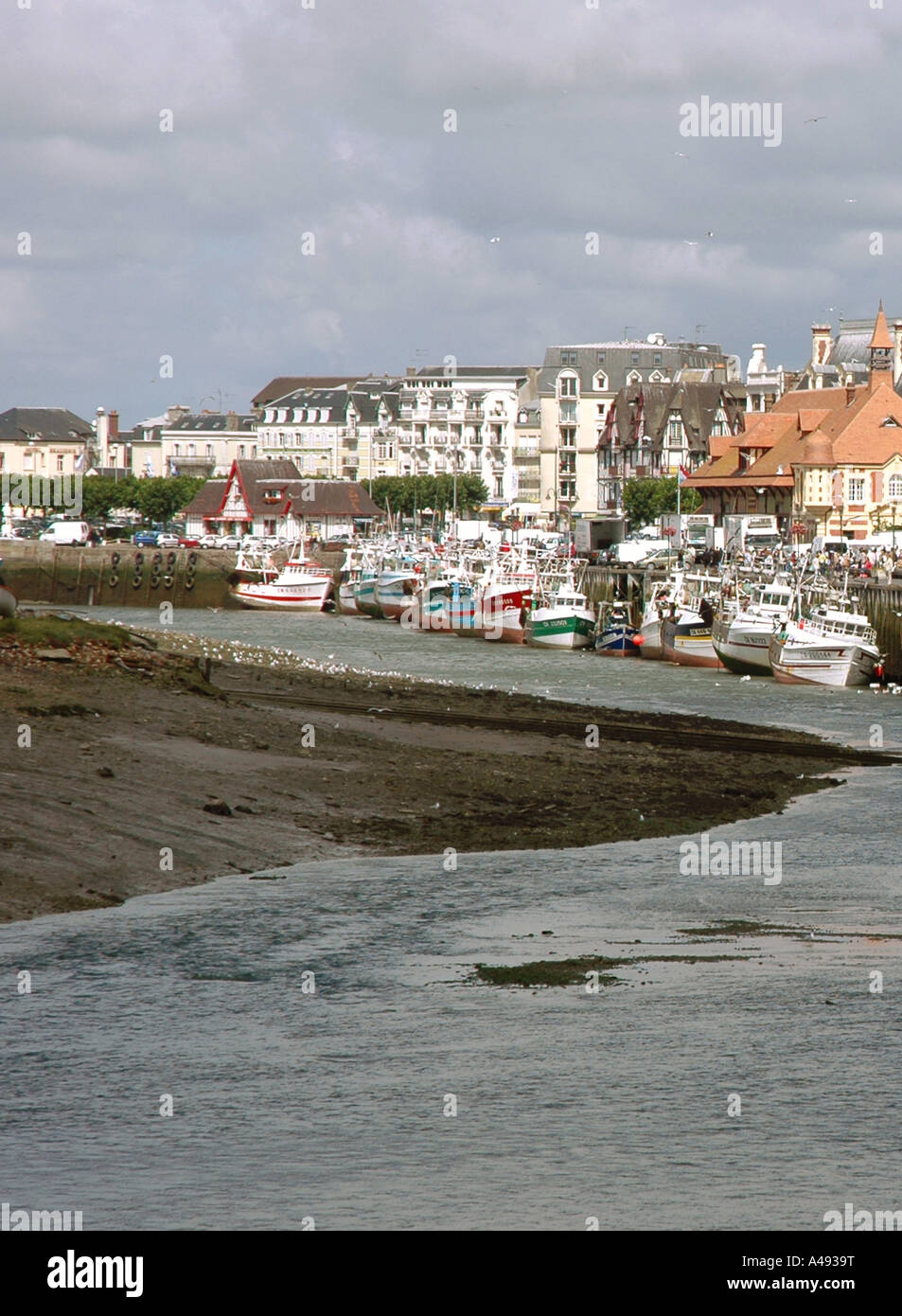 Vista panoramica di Trouville canale inglese La Manche Normandia Normandie Nord Ovest della Francia Europa Foto Stock