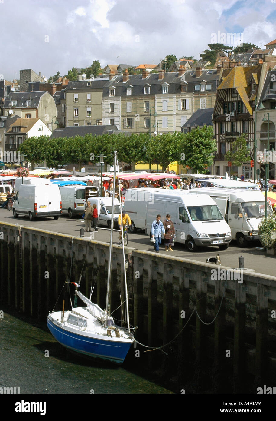 Vista panoramica di Trouville canale inglese La Manche Normandia Normandie Nord Ovest della Francia Europa Foto Stock